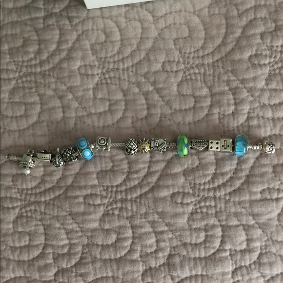 Pandora bracelet with charms retired - Picture 3 of 4